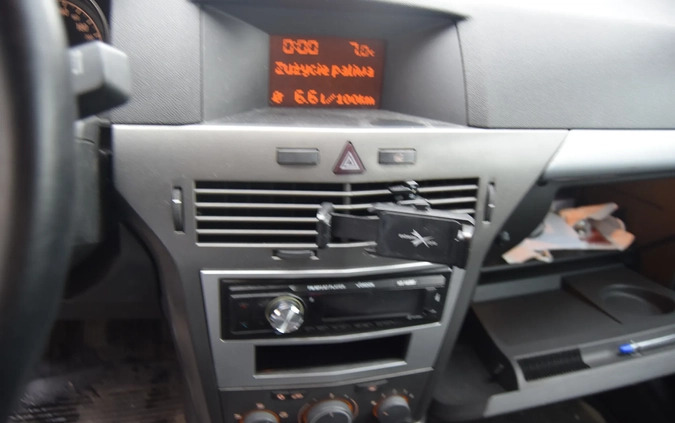 Opel Astra cena 7000 przebieg: 314000, rok produkcji 2005 z Piastów małe 79
